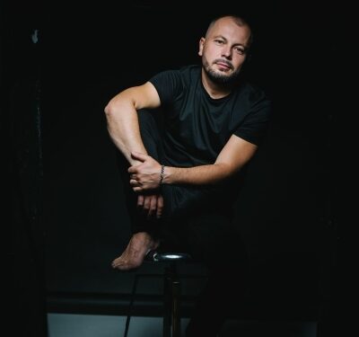 «Дети помогли встать на ноги»: Ярослав Сумишевский о пережитой трагедии, непростых вопросах сына и обретенном личном счастье