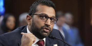 Директор ФБР выделил элитных агентов для охраны подруги, сообщают СМИ