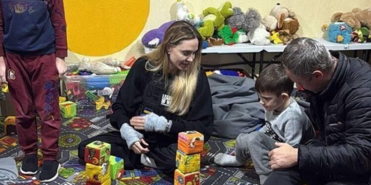 Джоли не уведомила Киев о намерении посетить Херсон