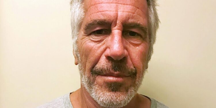 Экс-министр США отказался от публичных обязательств из-за писем Эпштейну