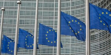 ЕС признал ограниченность влияния на план США по Украине, пишут СМИ