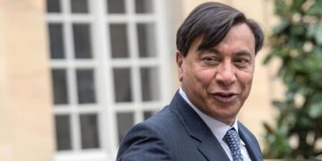 Еще один миллиардер уехал из Великобритании, пишет Times