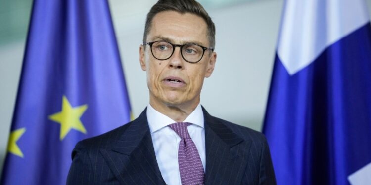 Европе придется вести прямые переговоры с Россией, заявил Стубб