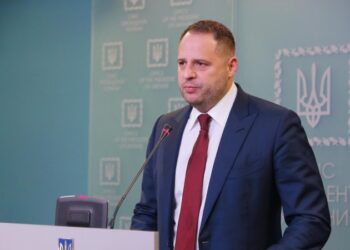 FT раскрыл детали обысков у Ермака