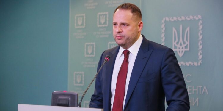 FT раскрыл детали обысков у Ермака