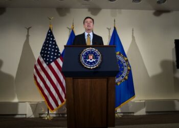 Генпрокурор США оспорит решение суда по обвинениям против экс-главы ФБР