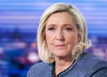 Госсовет Франции подтвердил лишение Ле Пен поста члена совета департамента