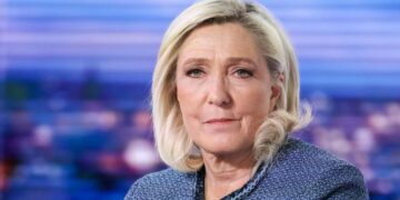 Госсовет Франции подтвердил лишение Ле Пен поста члена совета департамента