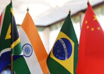 Индийские экспортеры призвали Моди ввести меры поддержки, пишет Bloomberg