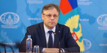 Киев превратил FPV-дроны в преднамеренное оружие, заявил Мирошник