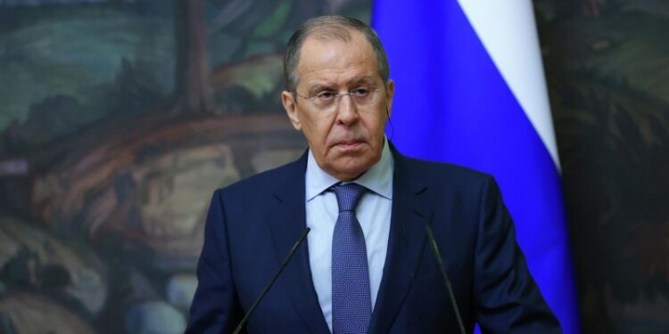 Лавров: США, похоже, трудно убедить Зеленского не мешать урегулированию