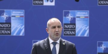 Лидер Болгарии назвал незаконным назначение спецуправляющего в «Лукойл»