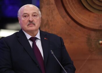 Лукашенко заявил, что не намерен быть посредником на переговорах по Украине