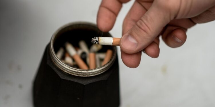 На Мальдивах запретили новым поколениям граждан употреблять табак