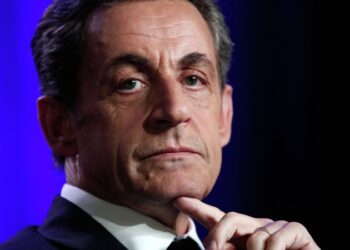 Парижский суд удовлетворил ходатайство об освобождении Саркози из тюрьмы