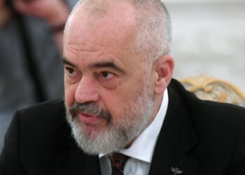 Премьер Албании слушал выступление Зеленского, схватившись за голову