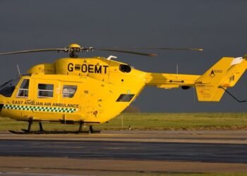 При нападении в поезде в Англии пострадали десять человек