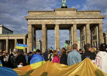 Прибывающие в ФРГ молодые украинцы не нужны Германии, заявил Мерц