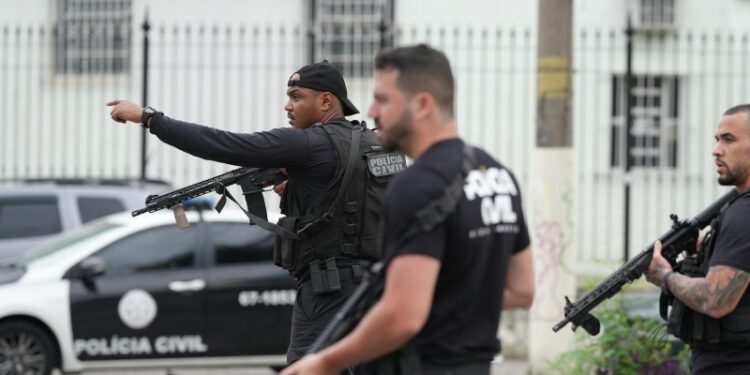 Протестующие с дубинками ворвались на конференцию ООН в Бразилии