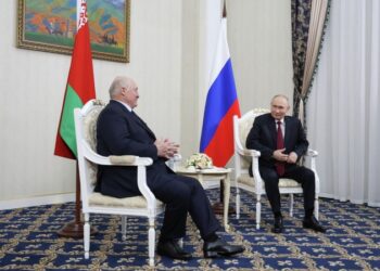 Путин и Лукашенко продолжали оживленно общаться после переговоров в Бишкеке