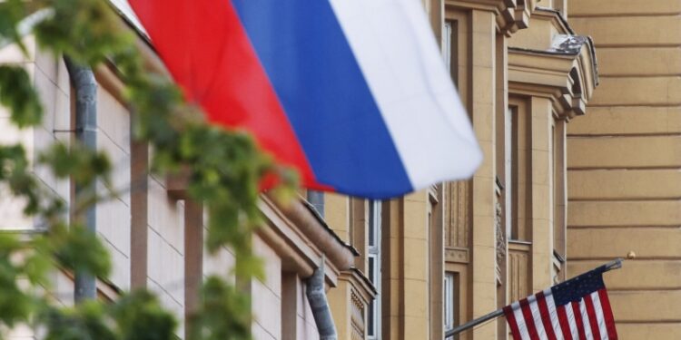 Россия и США согласовали послабления на передвижения дипломатов