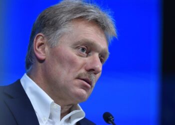 Скандал в Киеве привел к политической неопределенности, заявил Песков