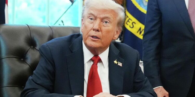 СМИ: слова Трампа об испытаниях ЯО могут быть попыткой давления на Россию