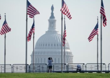 СМИ: власти США расширили налоговые льготы крупным корпорациям