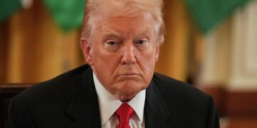 Трамп обвинил демократов в грязных отношениях с Эпштейном