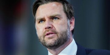 Трамп понимает дестабилизирующее влияние конфликтов, заявил Вэнс