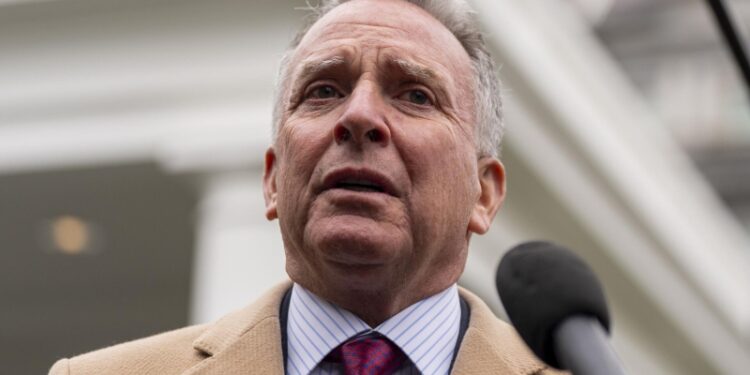 Трамп постоянно интересуется ситуацией вокруг Украины, заявил Уиткофф