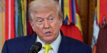 Трамп заявил, что демократы пытались шантажировать страну
