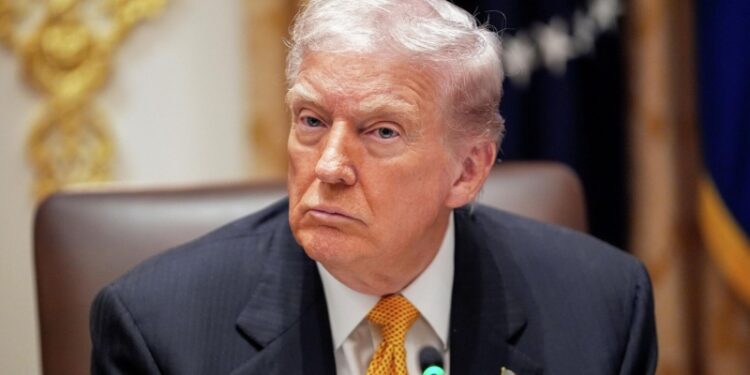 Трампу разрешили не финансировать раздачу талонов на еду