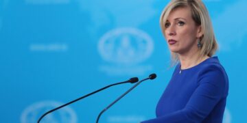 Украина могла стать жемчужиной Европы, заявила Захарова