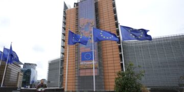 В ЕК заявили, что не знают, сколько будут действовать санкции против России