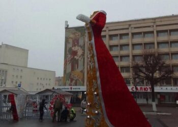 В Орле прокомментировали арт-объект Снегурочки