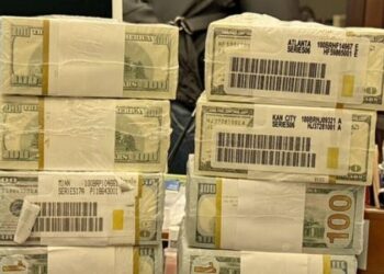 В Раде набросились на Зеленского после разоблачения его «кошелька»