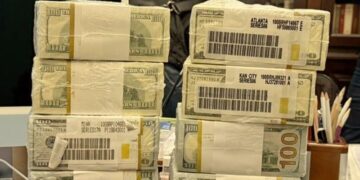 В Раде набросились на Зеленского после разоблачения его «кошелька»