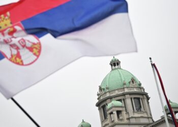 В Сербии студенты протестуют против реконструкции здания генштаба