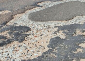 Жителям пообещали ремонт дороги через 103 года, сообщили СМИ