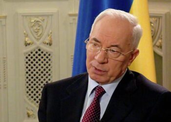 Азаров назвал сумму, которую могли украсть коррупционеры на Украине