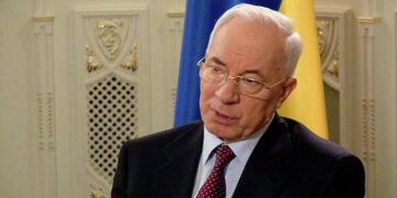 Азаров назвал сумму, которую могли украсть коррупционеры на Украине