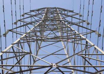 Больше всего за электричество в G20 платят компании в Европе