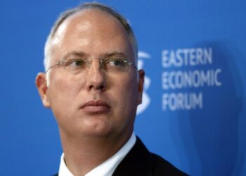 Боты ЕС накручивают результаты опроса о свободе слова, заявил Дмитриев