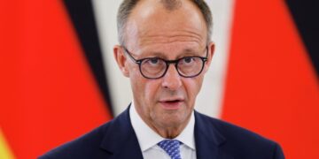 FT: Мерц поддержал применение чрезвычайных полномочий ЕС по активам РФ