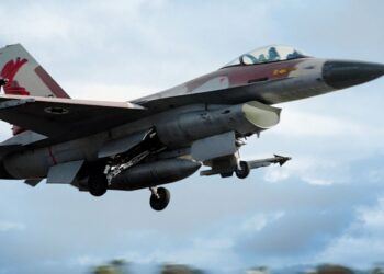 Израильская авиация нанесла вторую серию ударов по югу Ливана