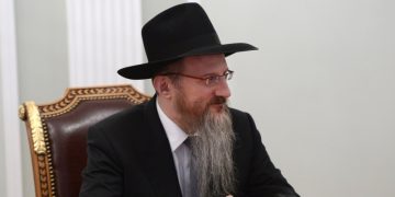 Лазар: заложники в Газе говорят, что им предлагали сменить веру