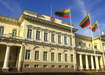 Литва объявила режим ЧС из-за воздушных шаров из Белоруссии