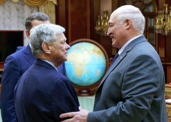 Лукашенко проводит переговоры со спецпредставителем США Коулом