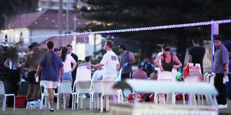 Мужчине, обезоружившему террориста в Сиднее, собрали пожертвования